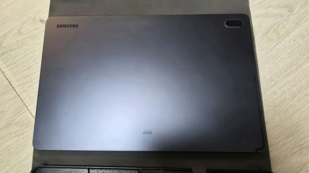 갤럭시탭s7 fe. sm-t733 이미지