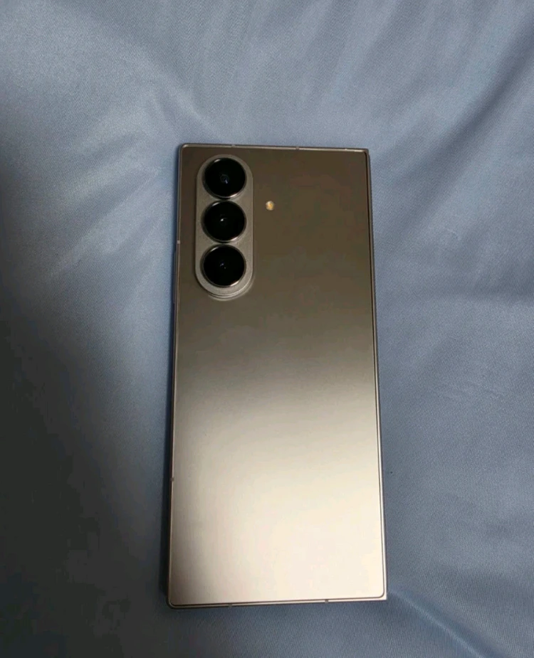 갤럭시 Z폴드7 실버 풀박스 256GB 자급제 이미지
