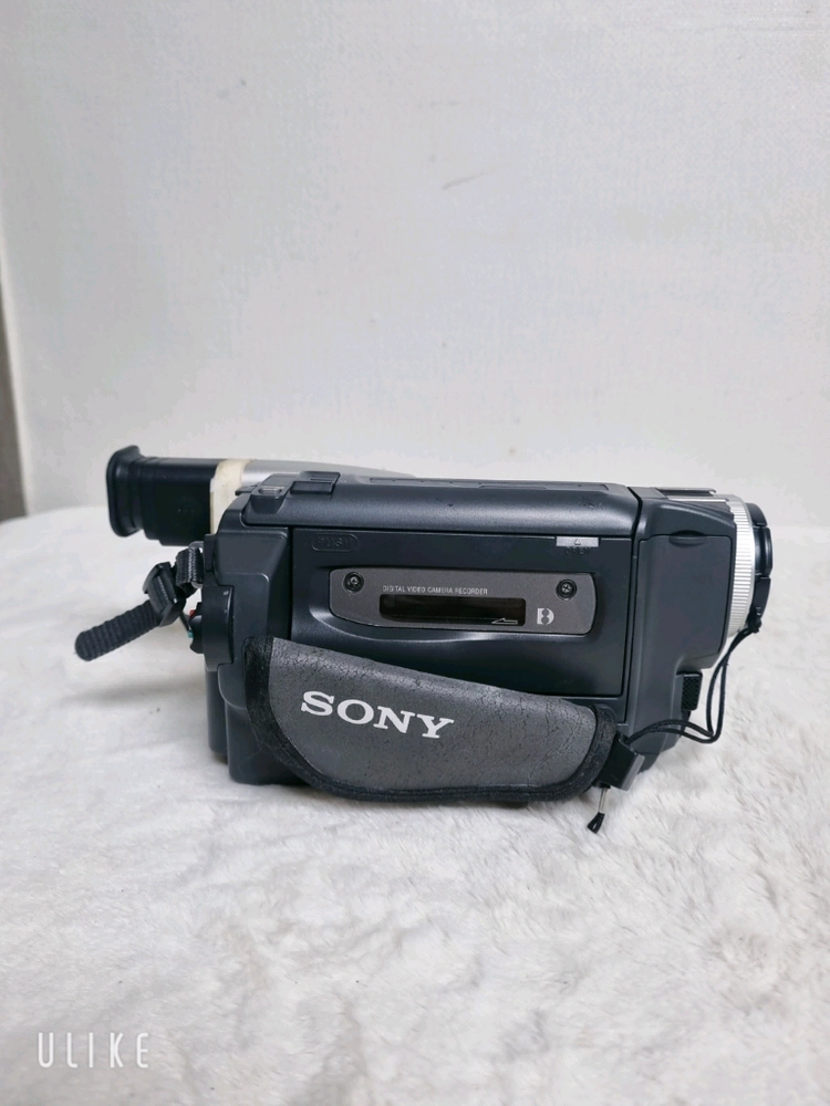 소니 빈티지 캠코더 DCR-TRV120 이미지