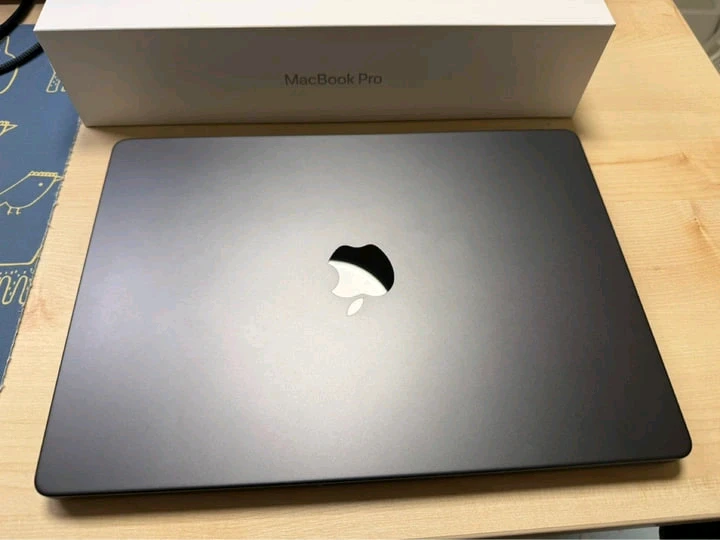 맥북프로 14인치 M3 Pro 18GB 512GB 스페이스그레이 이미지