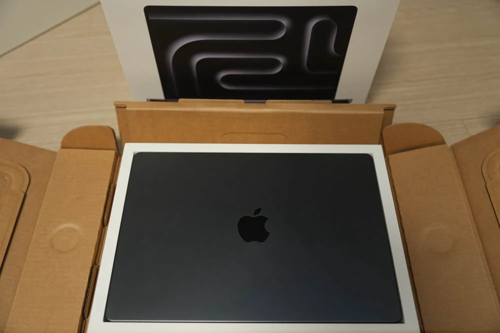 애플 맥북프로 14인치 M5 Pro 24g 1tb 이미지