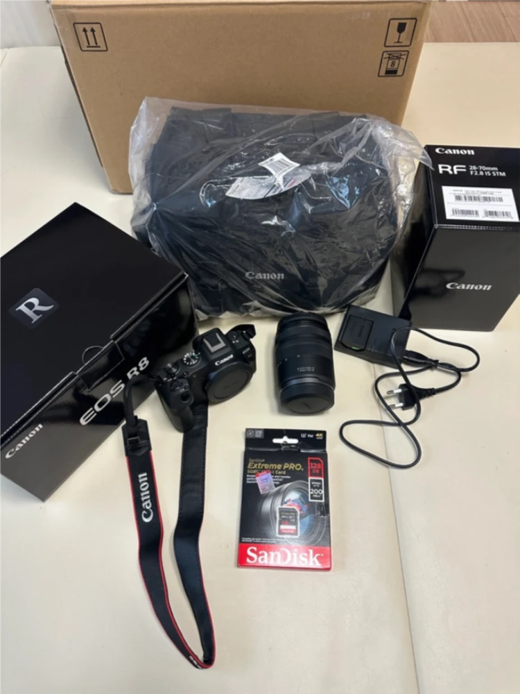 캐논 R8 바디 + RF 28-70mm f2.8 is 정품 거의 새상품 개별판매 - 안심되는 중고거래