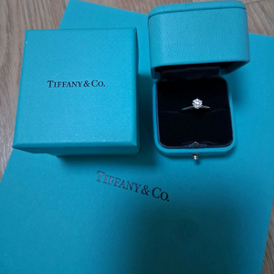 새상품)티파니 5.7부(0.57ct) 플래티늄 다이아 반지 이미지