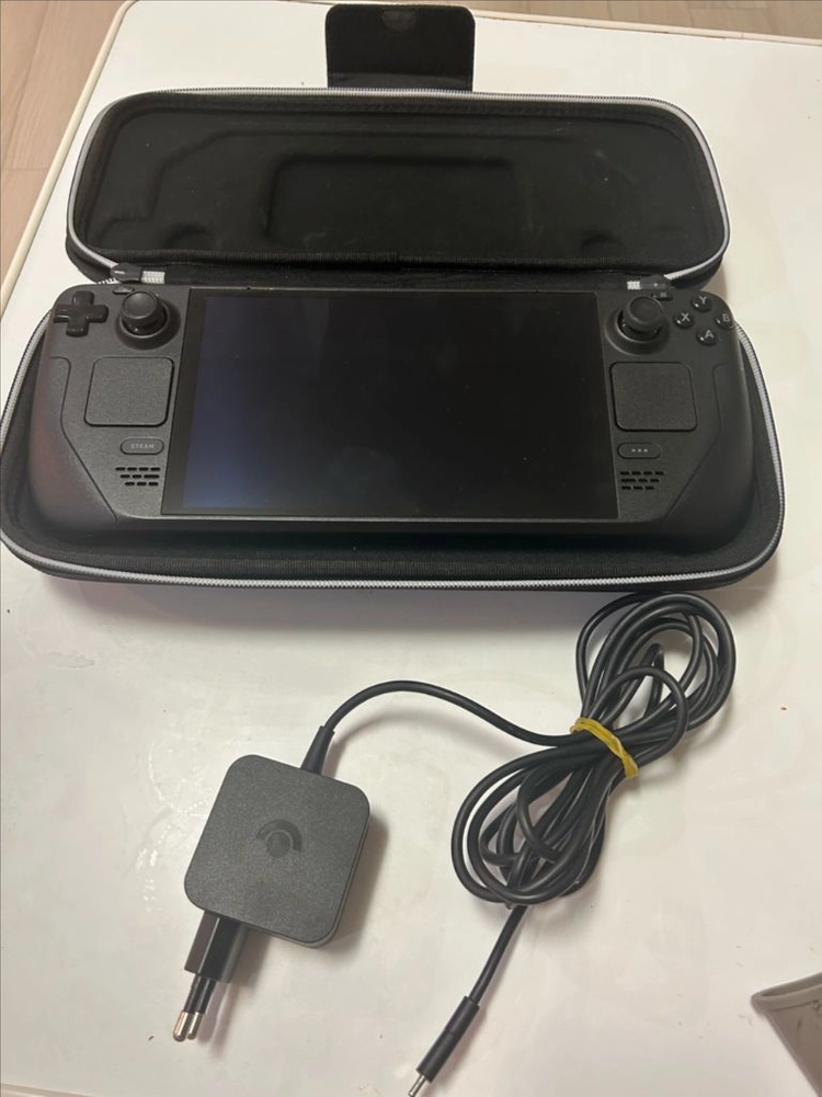 스팀덱 OLED 1TB 휴대용 게임기 배터리헬스 100 팔아요 이미지