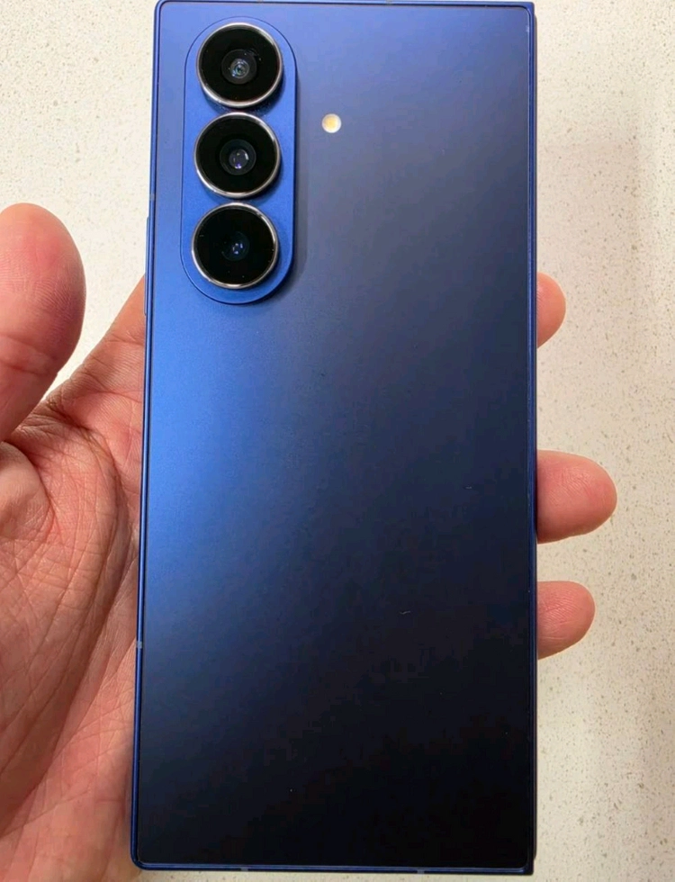갤럭시 Z 폴드7 512GB 블루쉐도우 판매합니다. 이미지