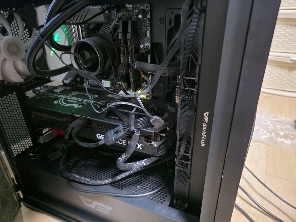 5800x3d ram32gb 4070super 본체 팝니다 - 안심되는 중고거래