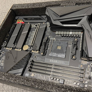 GIGABYTE B550 AORUS MASTER 메인보드 이미지