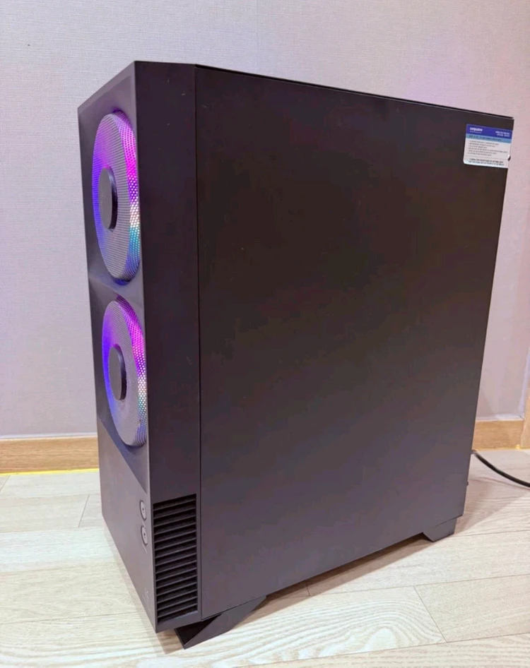 i7-13700F RTX 4070 고사양 게이밍PC 본체 이미지