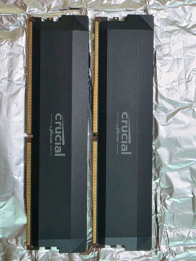 마이크론 Crucial DDR5 Pro 6400 메모리 16GB 2개 세트 - 안심되는 중고거래