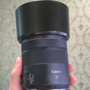 캐논 RF 85mm F2 이미지
