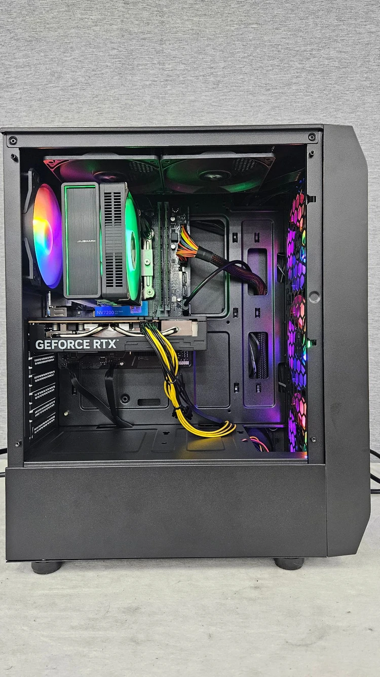 [고성능 게이밍 PC] i5-14400F / RTX 5060 / RAM 32GB / NVMe 1TB 이미지