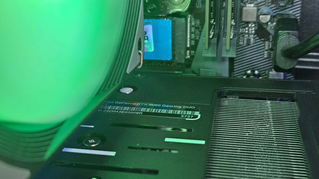 [고성능 게이밍 PC] i5-14400F / RTX 5060 / RAM 32GB / NVMe 1TB 이미지