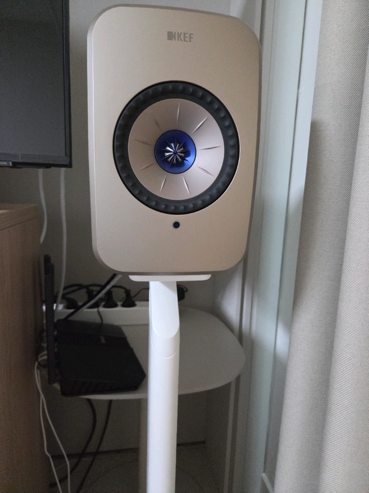 KEF 케프 LSX II LSX2 정품스탠드 포함 판매합니다 - 안심되는 중고거래