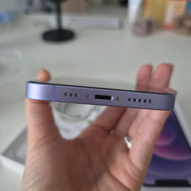 아이폰 12 퍼플 색상 64GB 이미지