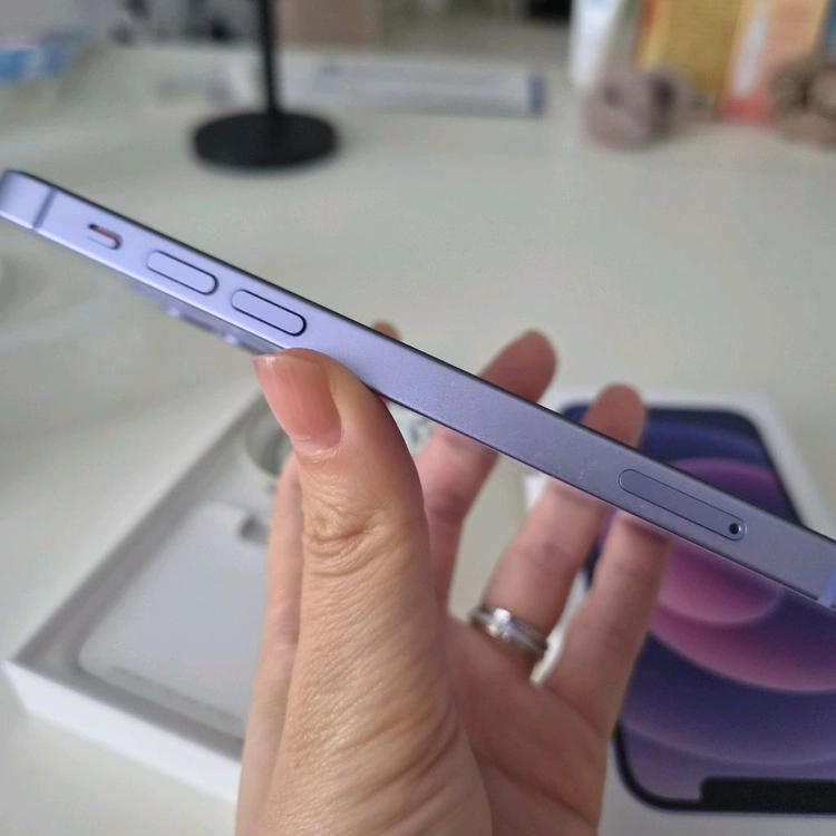 아이폰 12 퍼플 색상 64GB 이미지
