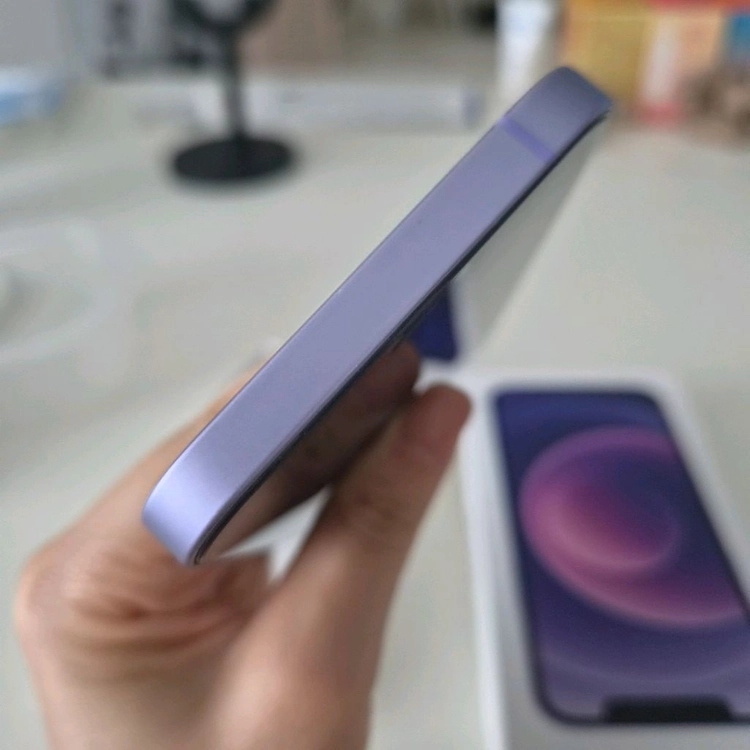 아이폰 12 퍼플 색상 64GB 이미지