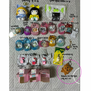 산리오 헬로키티 마이멜로디 히퍼 쌀알피규어 가챠 한교동 포대기 베이비 도로로 시나모롤 바나나맛우유 키링 쿠로미 이미지