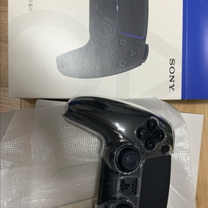 소니 플스5 PS5 듀얼센스 블랙 + 정품 충전거치대 팝니다. 이미지