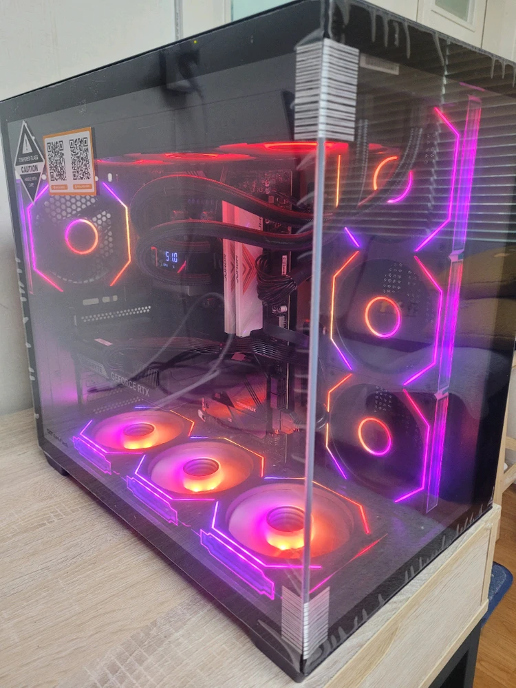 7800X3D 7950X3D 32G 1T RTX 5060 TI 신품동일 본체 이미지