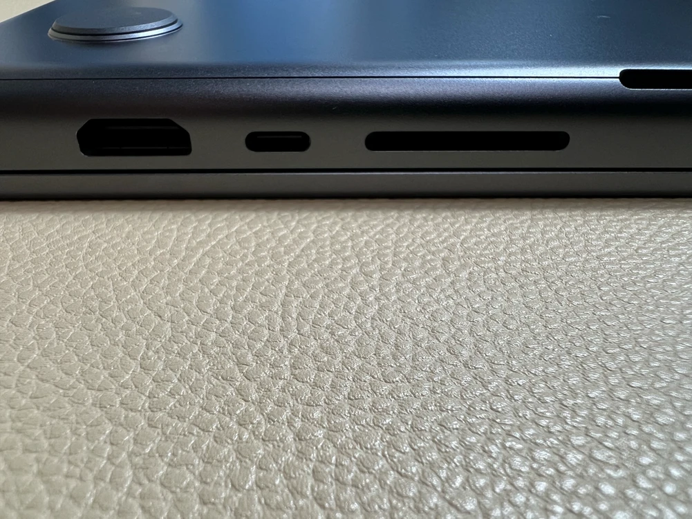 맥북 프로 M4 MAX 16인치 128GB 1TB 스페이스 그레이 이미지