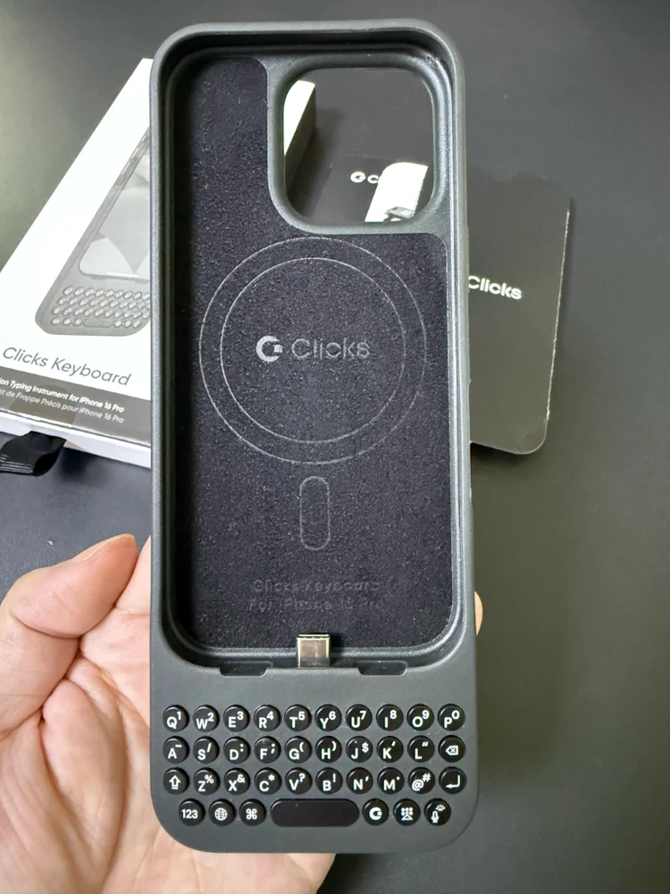 아이폰16 Pro 프로 Clicks 클릭스 키보드 케이스 이미지