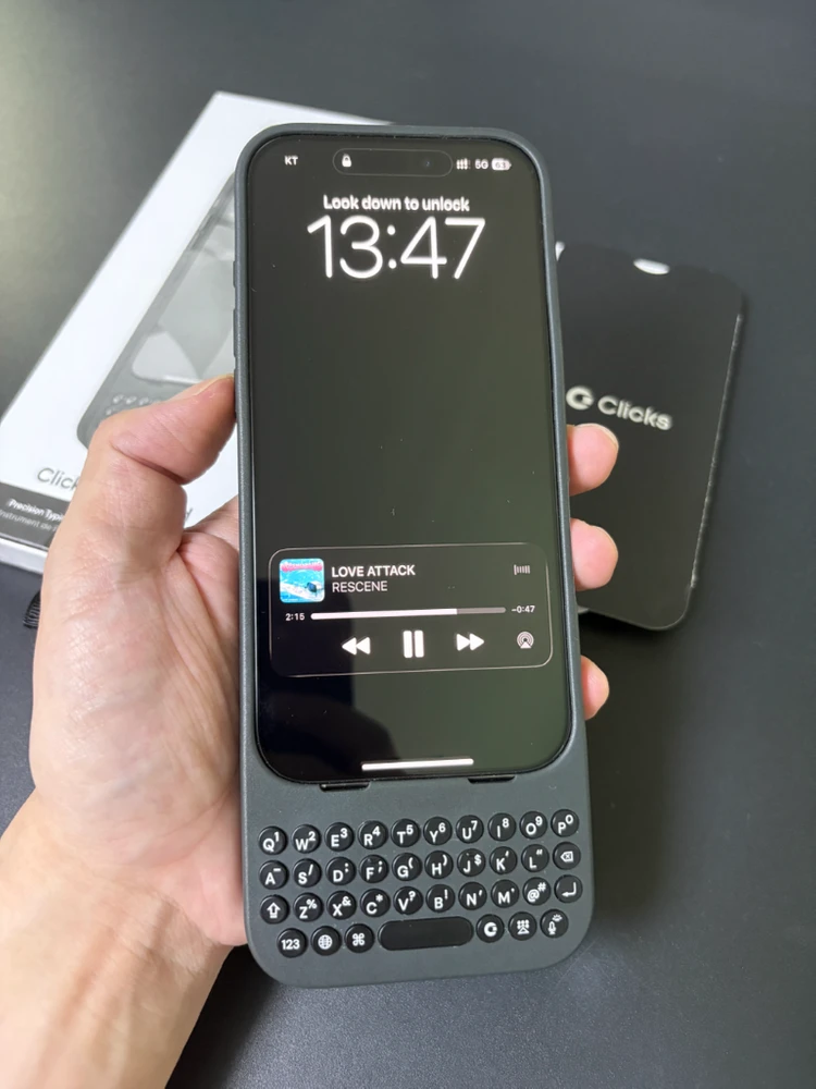 아이폰16 Pro 프로 Clicks 클릭스 키보드 케이스 이미지