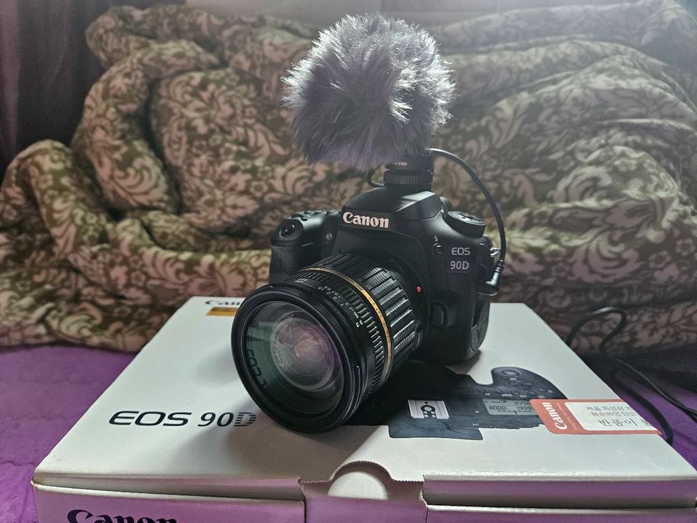 캐논 EOS 90D + 탐론 17-50 + DM-E100 이미지