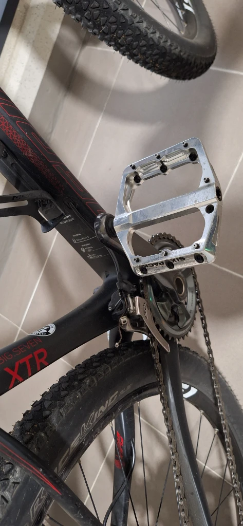 풀카본 MTB 자전거 이미지