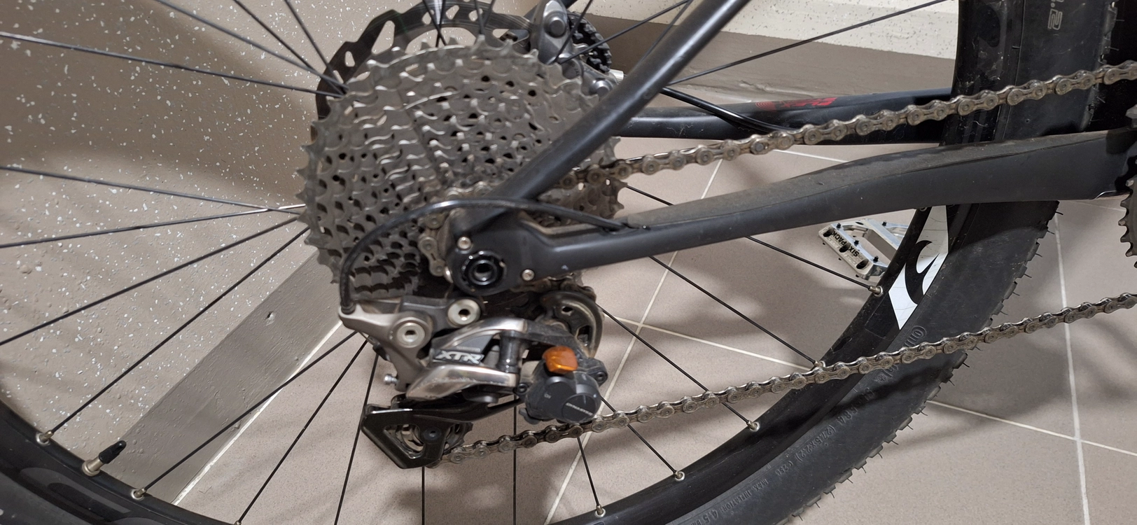 풀카본 MTB 자전거 이미지