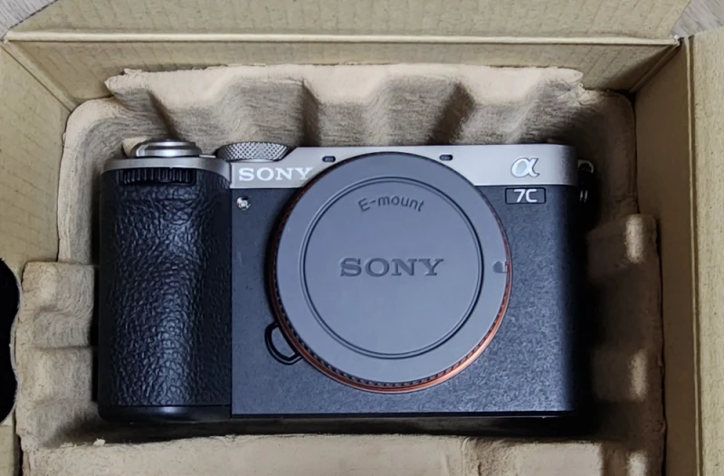 소니 A7C2, FE55.8za, 삼양 24-60 팝니다. - 안심되는 중고거래