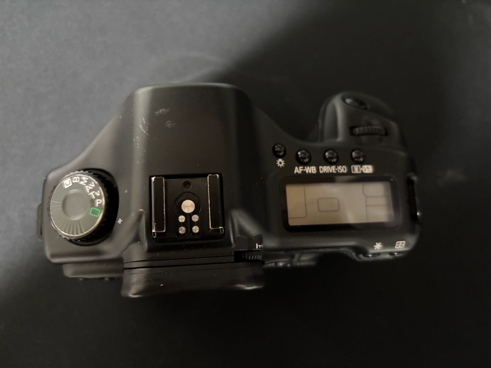 캐논 EOS 5D 바디 + 정품 충전기 팝니다 이미지