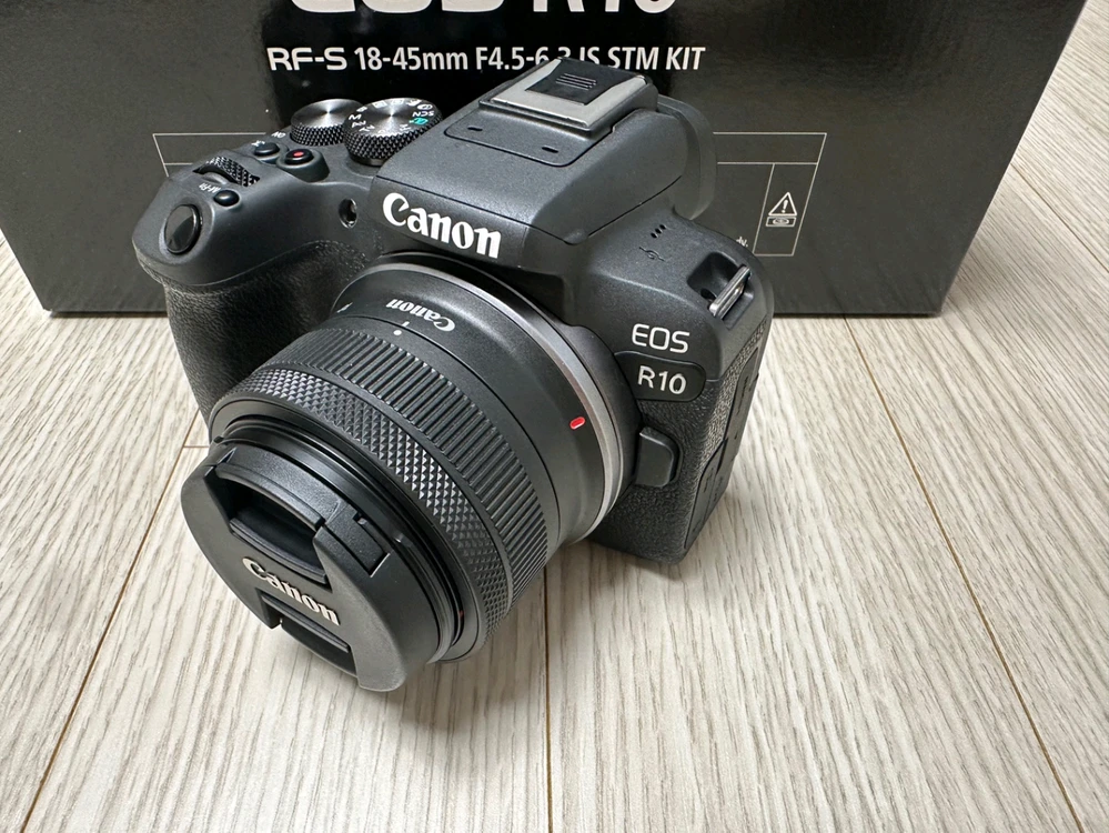 캐논 정품 EOS R10 바디 18-45mm 번들킷 판매합니다 이미지