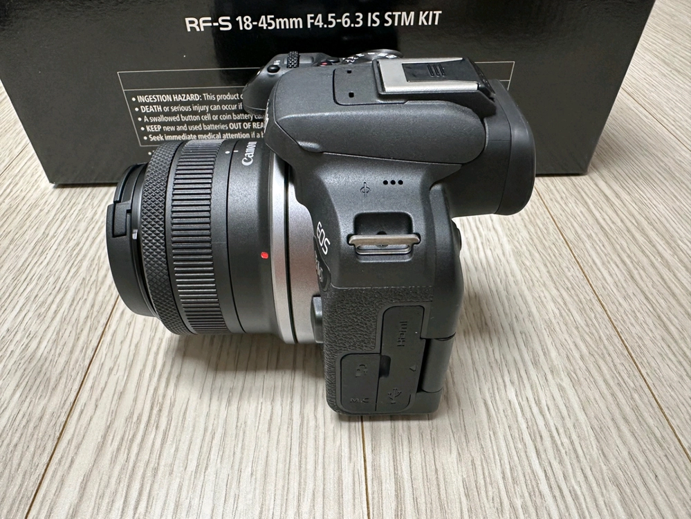 캐논 정품 EOS R10 바디 18-45mm 번들킷 판매합니다 이미지