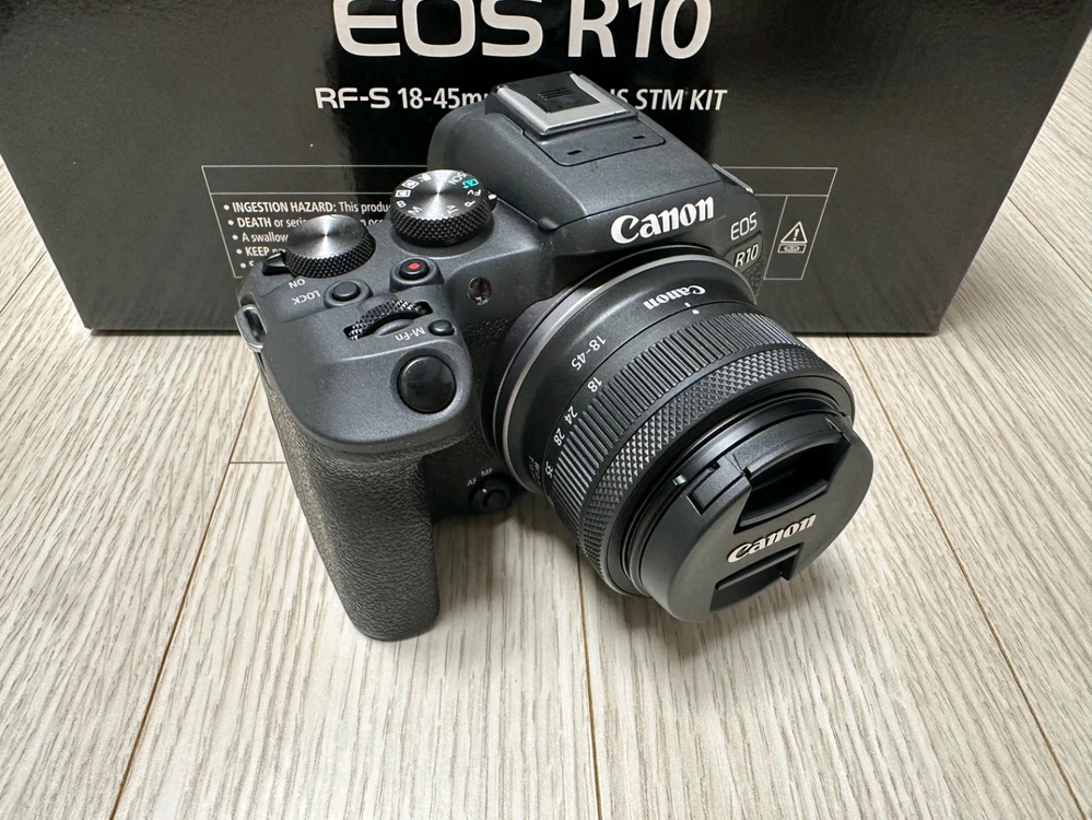 캐논 정품 EOS R10 바디 18-45mm 번들킷 판매합니다 이미지