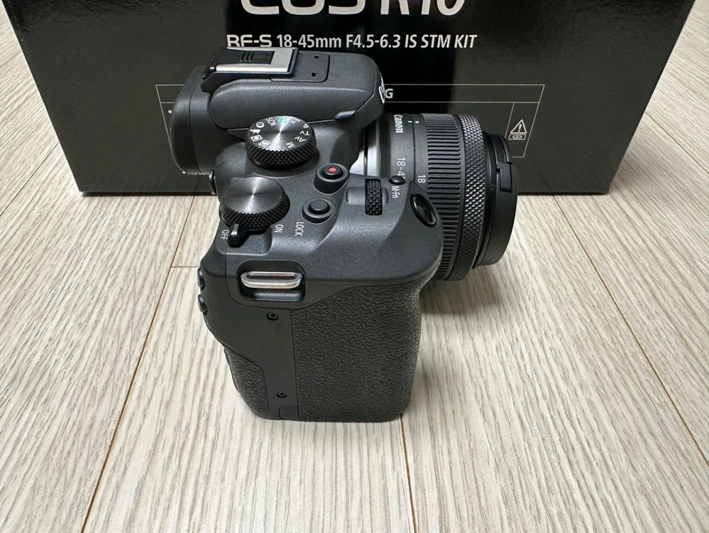 캐논 정품 EOS R10 바디 18-45mm 번들킷 판매합니다 이미지