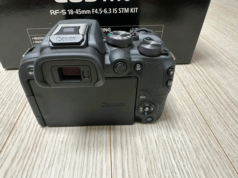 캐논 정품 EOS R10 바디 18-45mm 번들킷 판매합니다 이미지