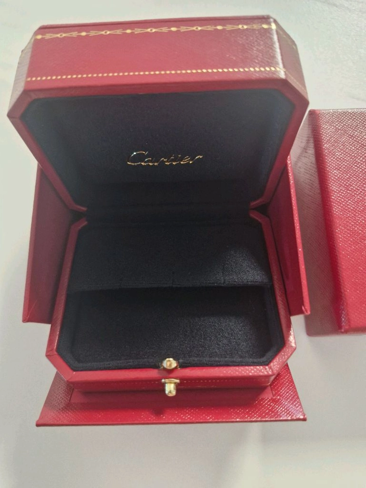 까르띠에 귀걸이케이스 박스 쇼핑백팝니다 이미지