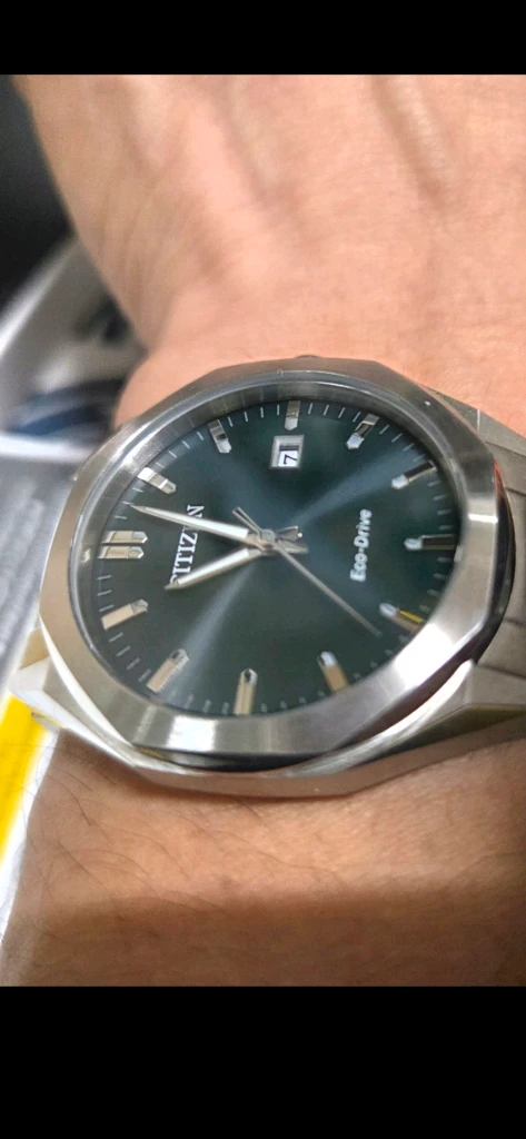시티즌 옥타곤 녹판 에코드라이브 광충전 이미지