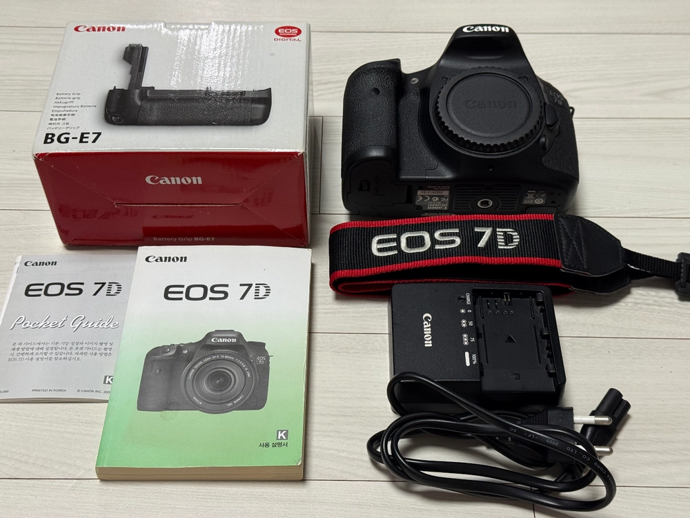 캐논 정품 EOS 7D DSLR카메라 + BG-E7 세로그립 이미지