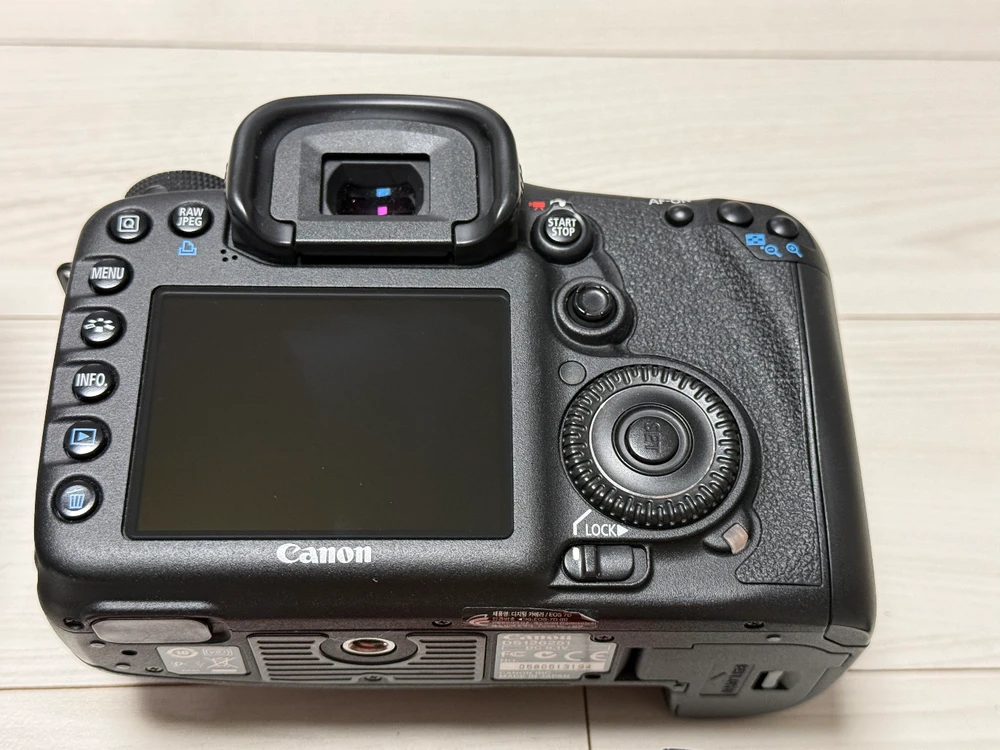 캐논 정품 EOS 7D DSLR카메라 + BG-E7 세로그립 이미지
