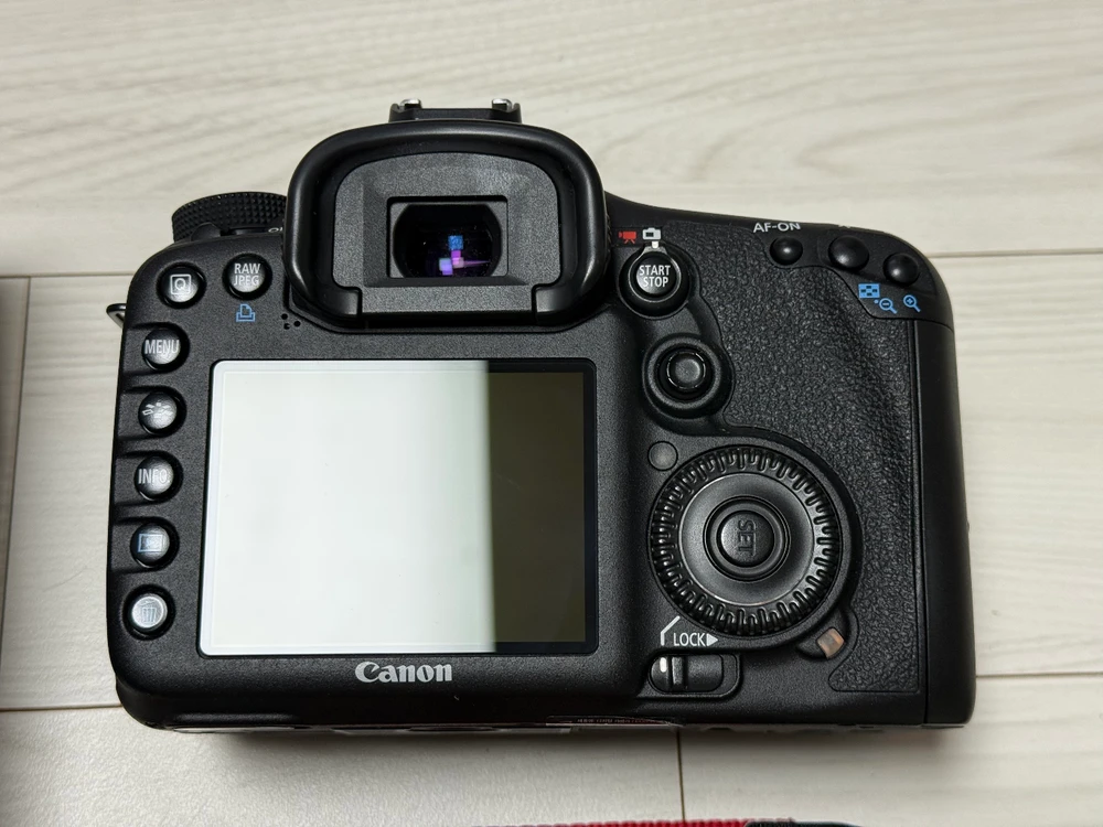 캐논 정품 EOS 7D DSLR카메라 + BG-E7 세로그립 이미지