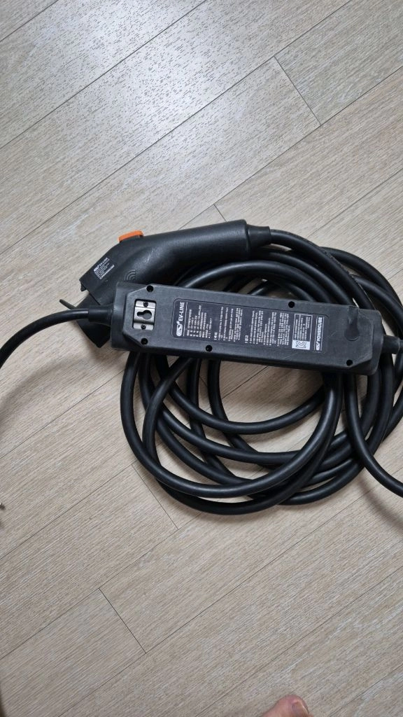 파워큐브 전기차충전기 이미지