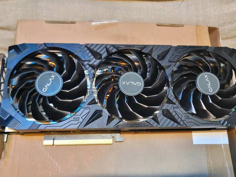 기가바이트 RTX 4060TI 3팬 팝니다 - 안심되는 중고거래