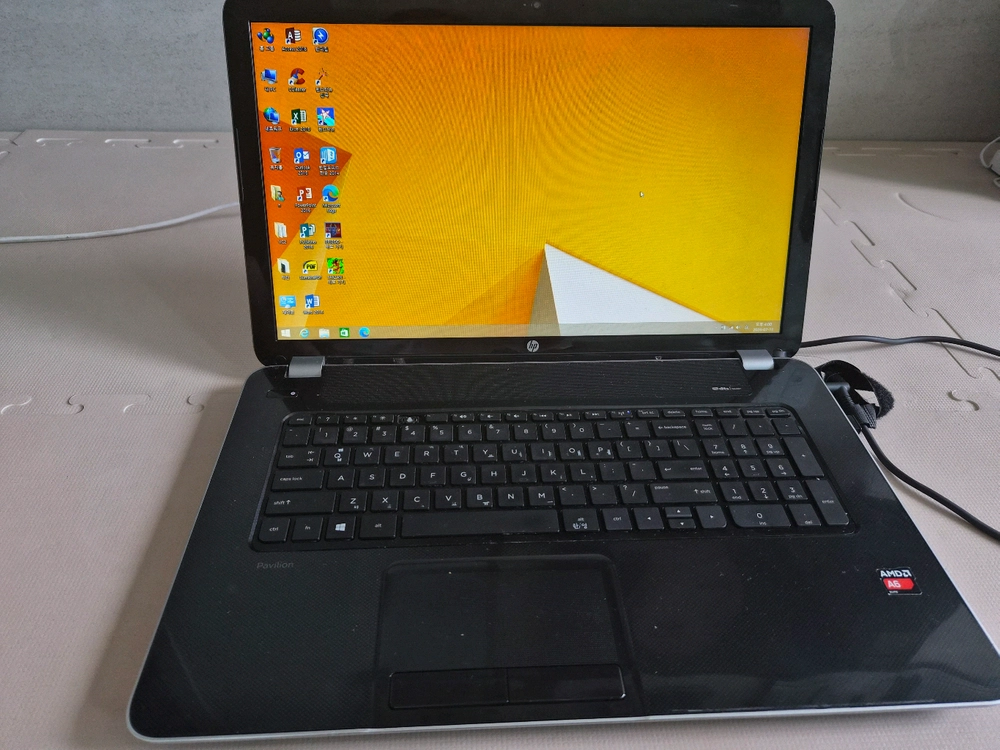 HP Pavilion 노트북 AMD A6-5350M 17인치 팝니다 - 안심되는 중고거래