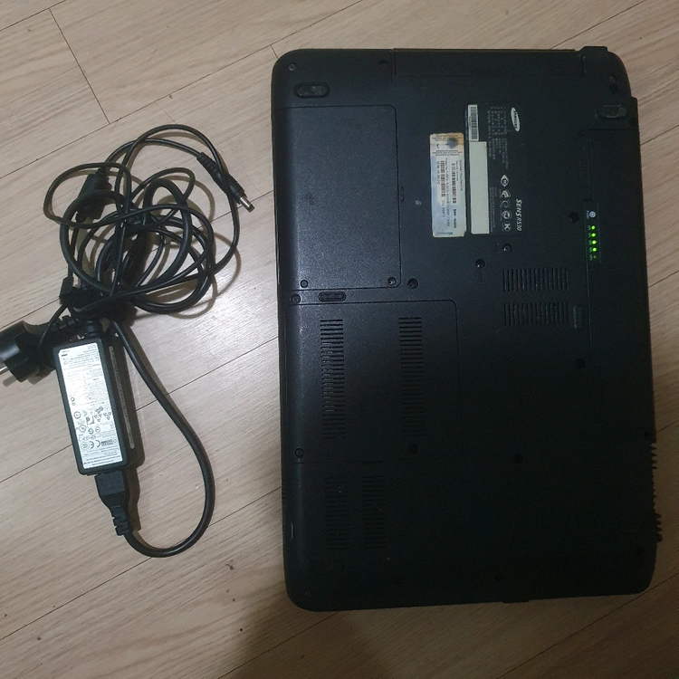 삼성 15.6인치 128SSD 노트북 부품용 작동함 오피스 원도우10 PC 128gb ssd 사무용 19V충전기포함 이미지