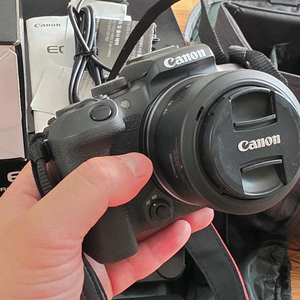 오늘만 이가격 180만원 캐논 EOS R10 가격낮춤 RF-S 18-45mm, RF 100-400mm 팝니다. 부산 이미지