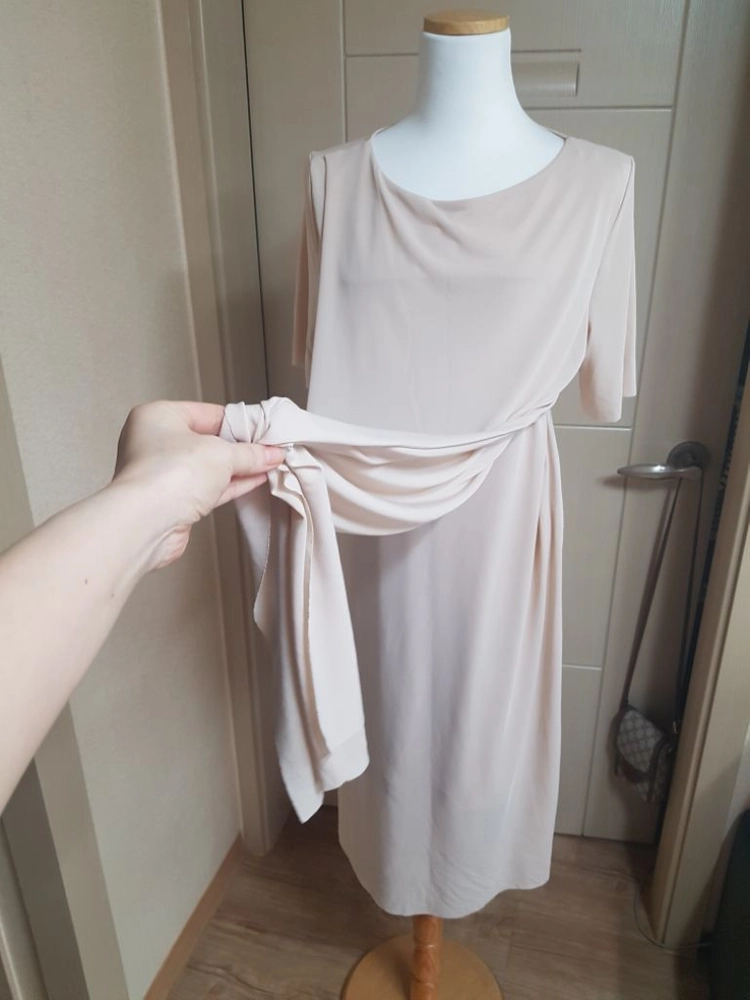 코스 롱 원피스 이미지