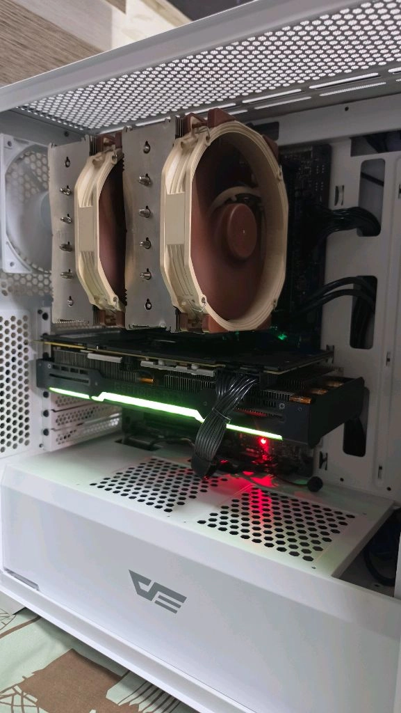 인텔 i5 9600kf rtx2080super 컴퓨터 본체 이미지
