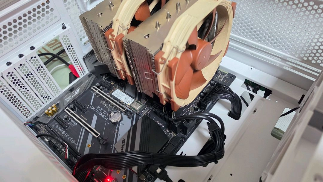 인텔 i5 9600kf rtx2080super 컴퓨터 본체 이미지