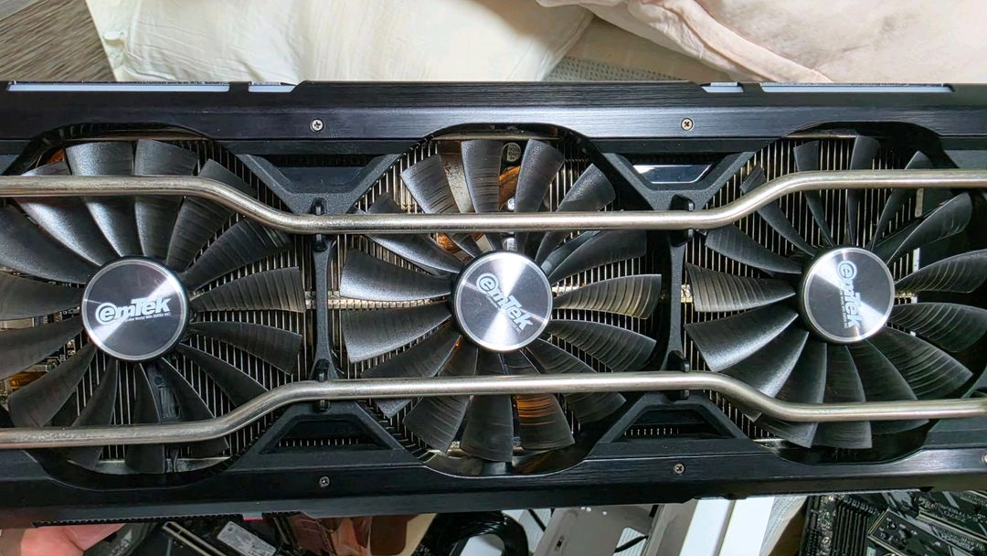 인텔 i5 9600kf rtx2080super 컴퓨터 본체 이미지